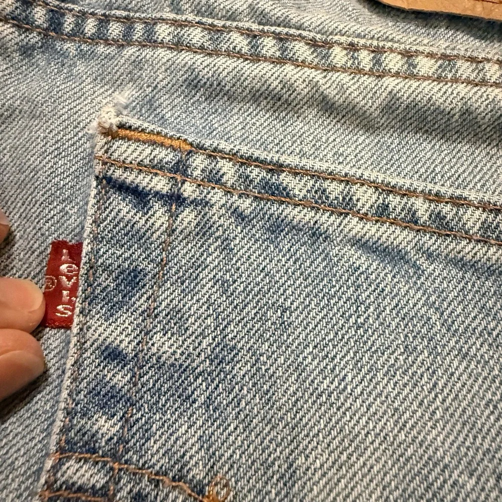 Vintage Levi's 550 Relaxed Light Wash Denim Jeans 34x32 Mexico Perfectly Worn